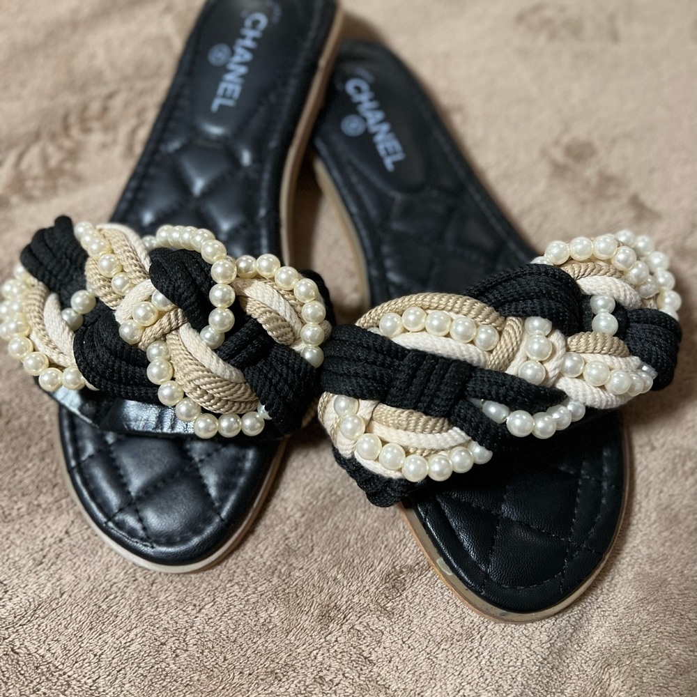 Pearl braided Slides